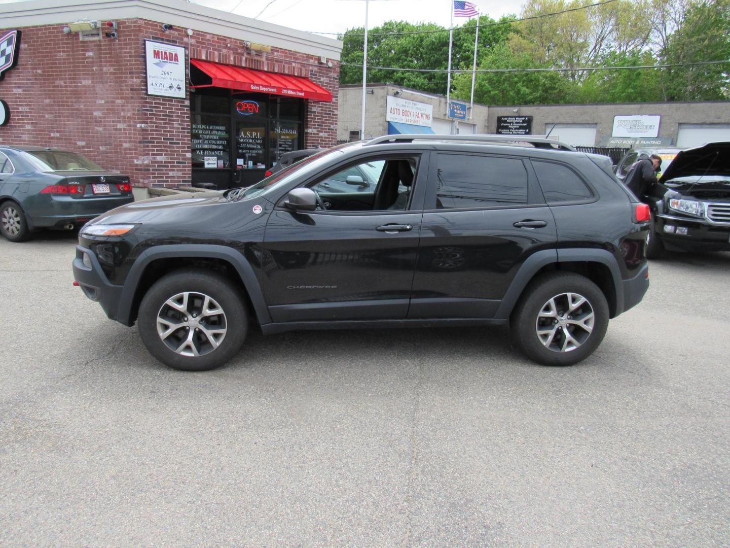 2014 BLACK /Black Jeep Cherokee Trail Hawk (1C4PJMBS0EW) , Automatic transmission, located at 215 Milton St, Dedham, MA, 02026, (781) 329-5144, 42.241905, -71.157295 - This nice compact SUV is in excellent condition.Runs like new. All ASPI Motor Cars vehicles are fully serviced before they are delivered to assure the highest quality used vehicles. Comes with a 3/3 warranty included in the price. Call for details. Prices on all vehicles do not include $299.95 - Photo#3